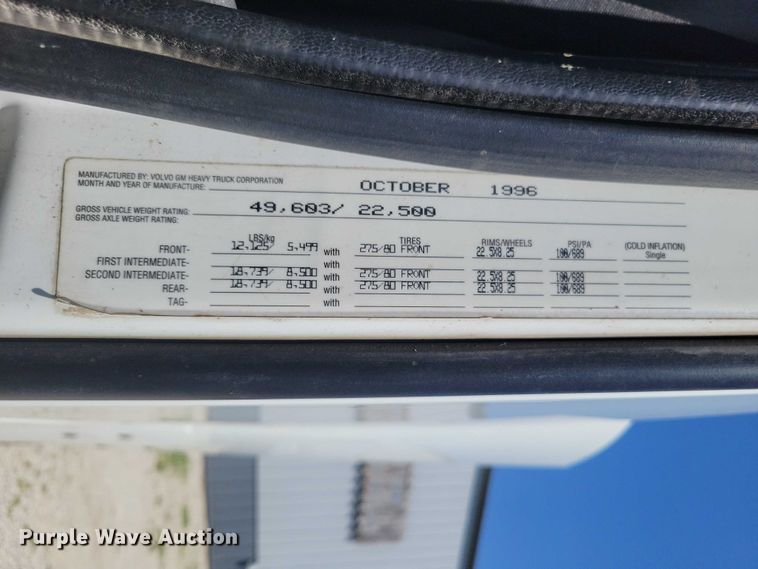 image for item DZ7059 1998 Vovlo semi truck