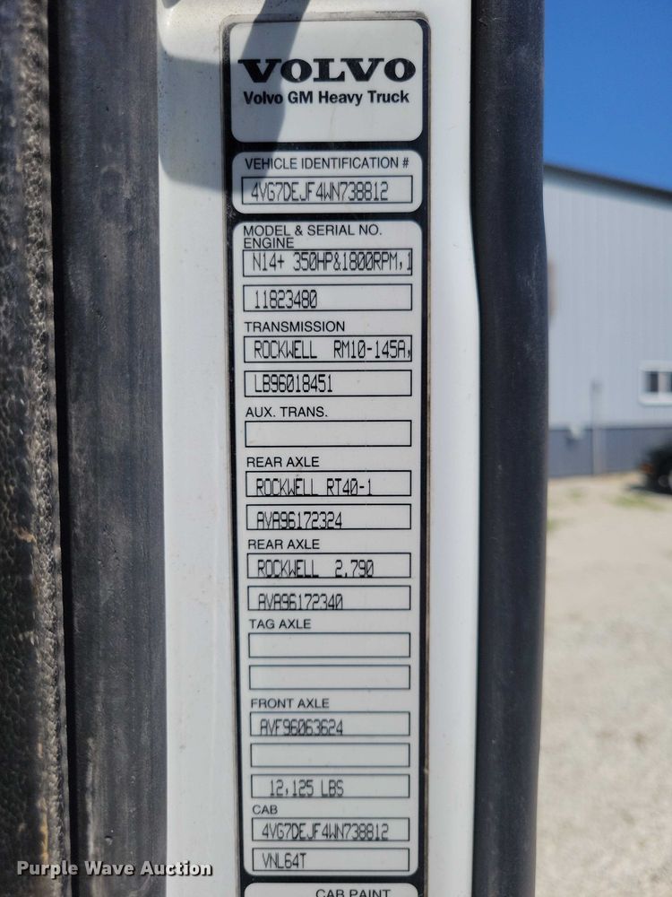 image for item DZ7059 1998 Vovlo semi truck