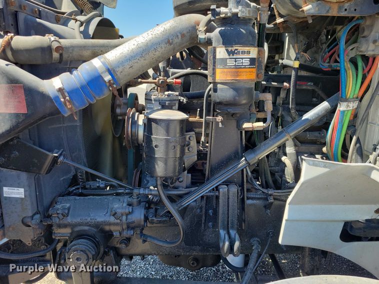 image for item DZ7076 2002 International 9100i semi truck