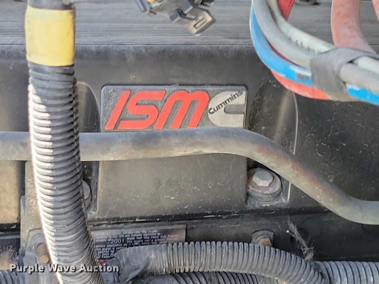 image for item DZ7076 2002 International 9100i semi truck