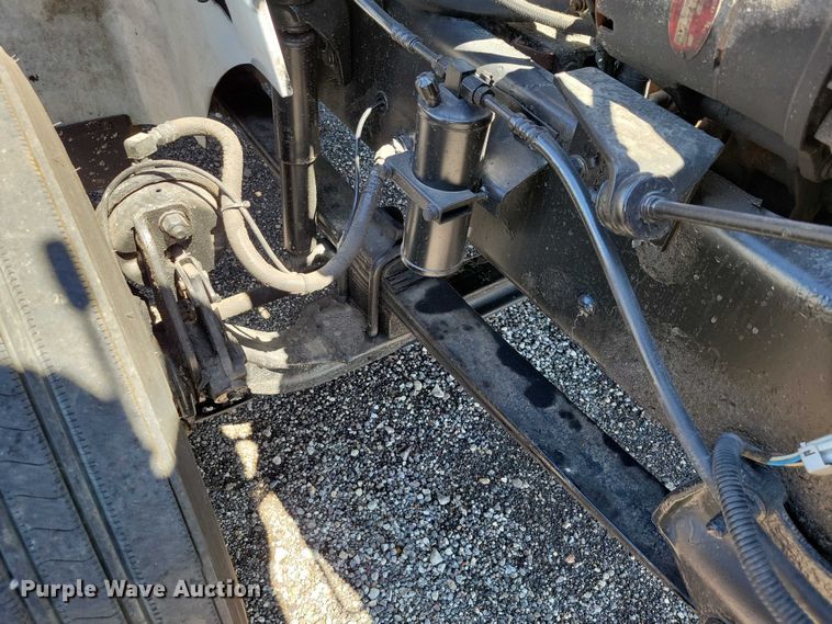 image for item DZ7076 2002 International 9100i semi truck