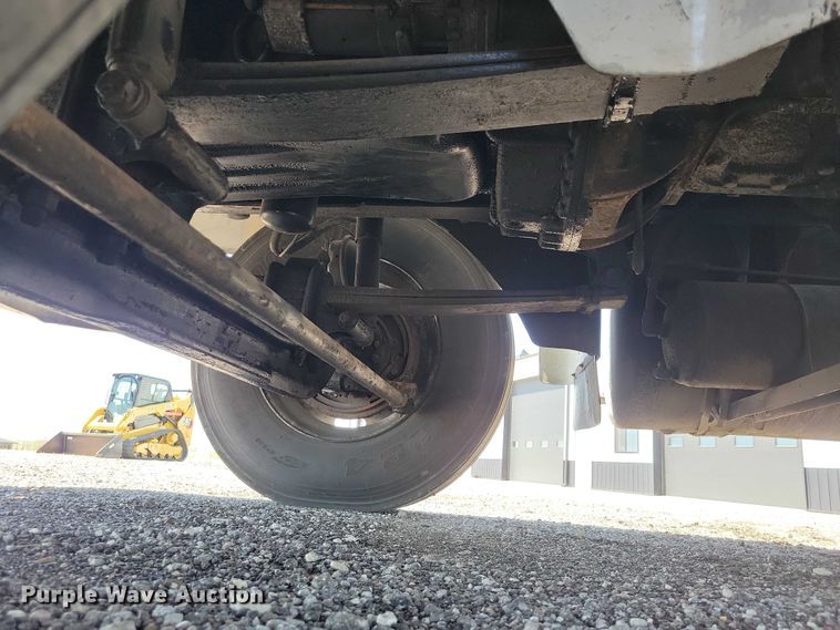 image for item DZ7076 2002 International 9100i semi truck