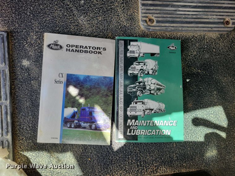 image for item DZ7090 2004 Mack CX613 semi truck