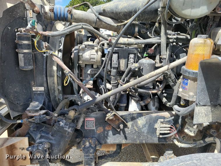image for item DZ7090 2004 Mack CX613 semi truck