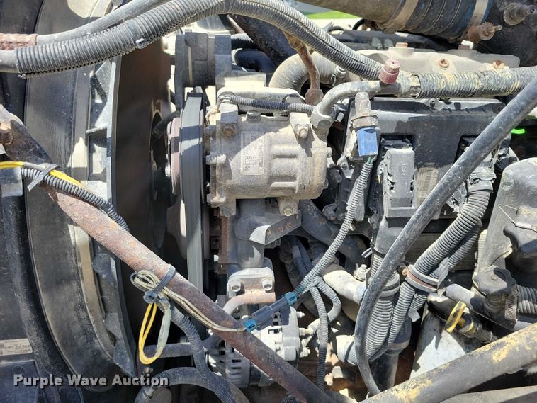 image for item DZ7090 2004 Mack CX613 semi truck