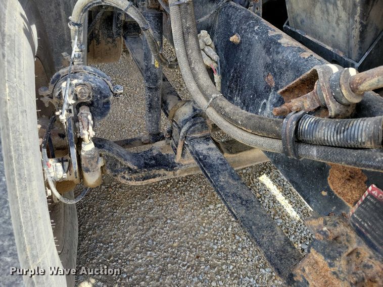 image for item DZ7090 2004 Mack CX613 semi truck