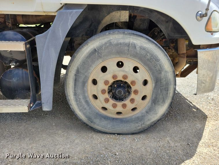 image for item DZ7090 2004 Mack CX613 semi truck