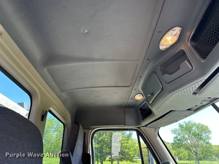 image for item EA4840 2015 Freightliner Cascadia semi truck