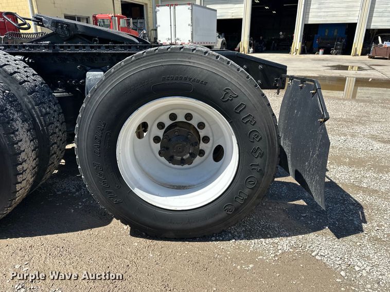 image for item EA4840 2015 Freightliner Cascadia semi truck