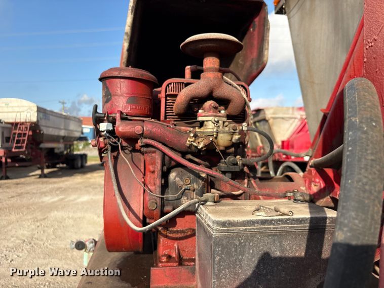 image for item EA7253 1968 Killebrew fertilizer delivery trailer