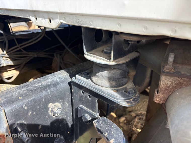 image for item EA7962 2007 Mack CV713 semi truck