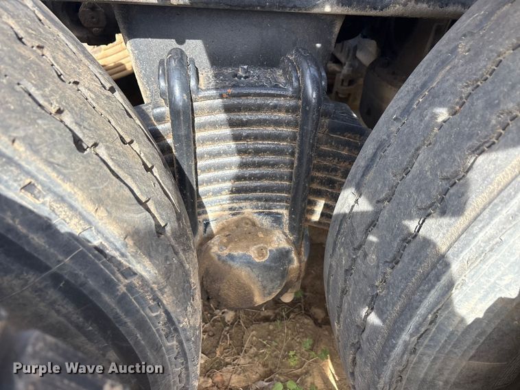 image for item EA7962 2007 Mack CV713 semi truck