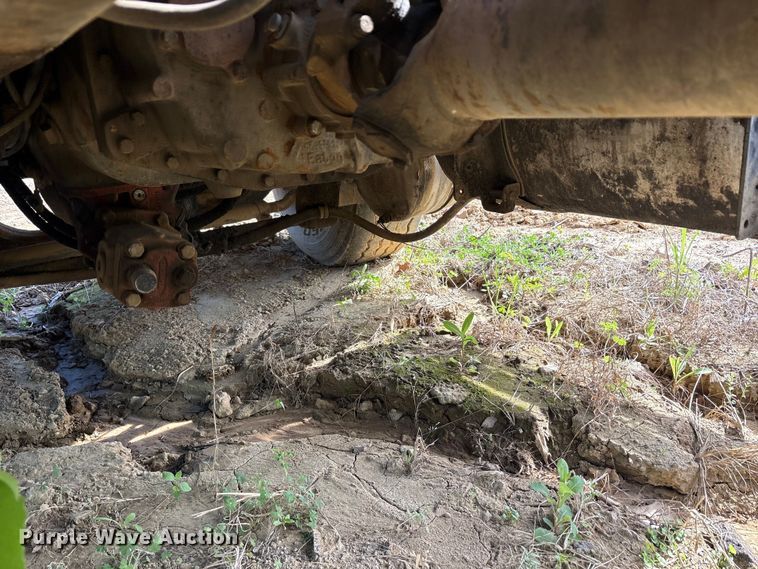 image for item EA7962 2007 Mack CV713 semi truck