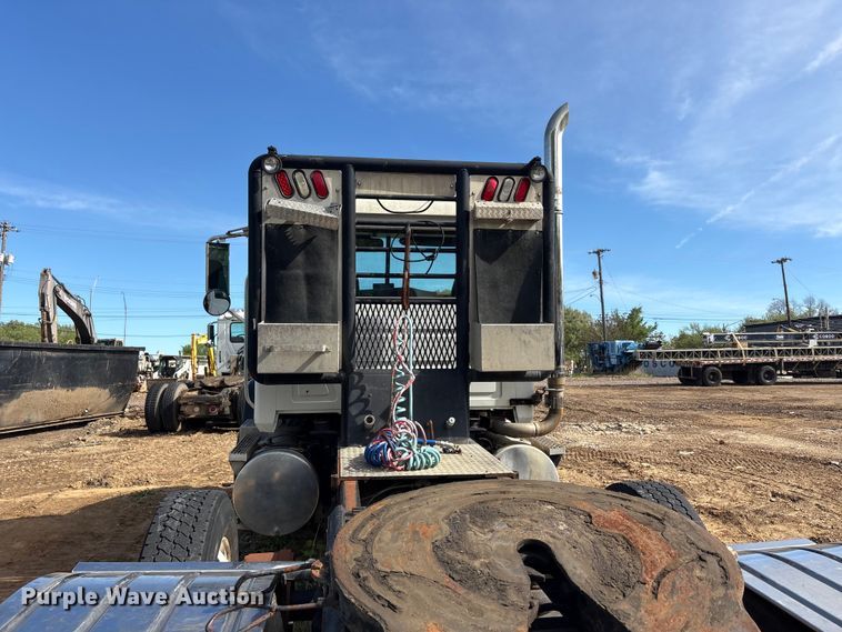 image for item EA7962 2007 Mack CV713 semi truck