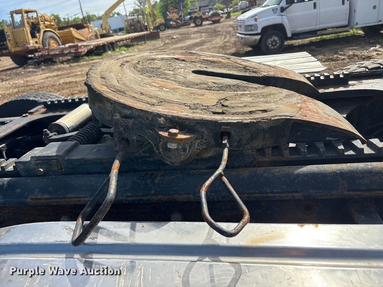 image for item EA7962 2007 Mack CV713 semi truck