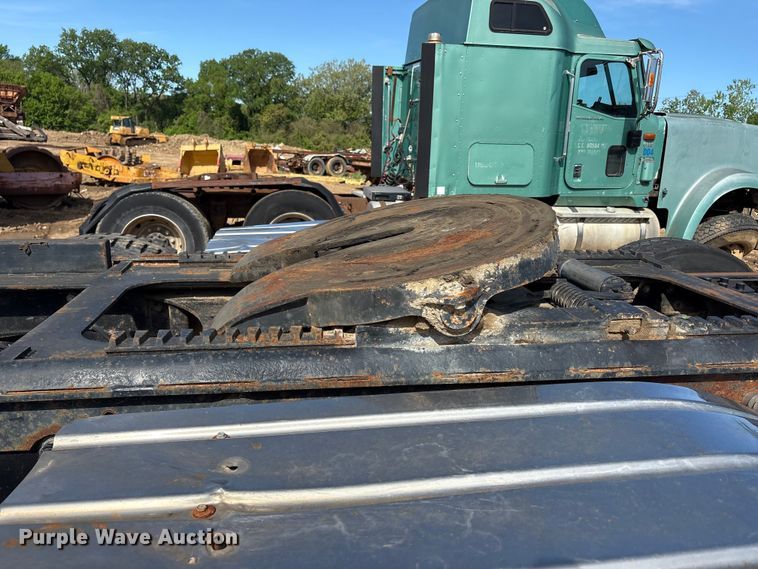 image for item EA7962 2007 Mack CV713 semi truck