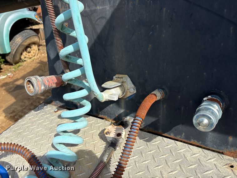 image for item EA7962 2007 Mack CV713 semi truck