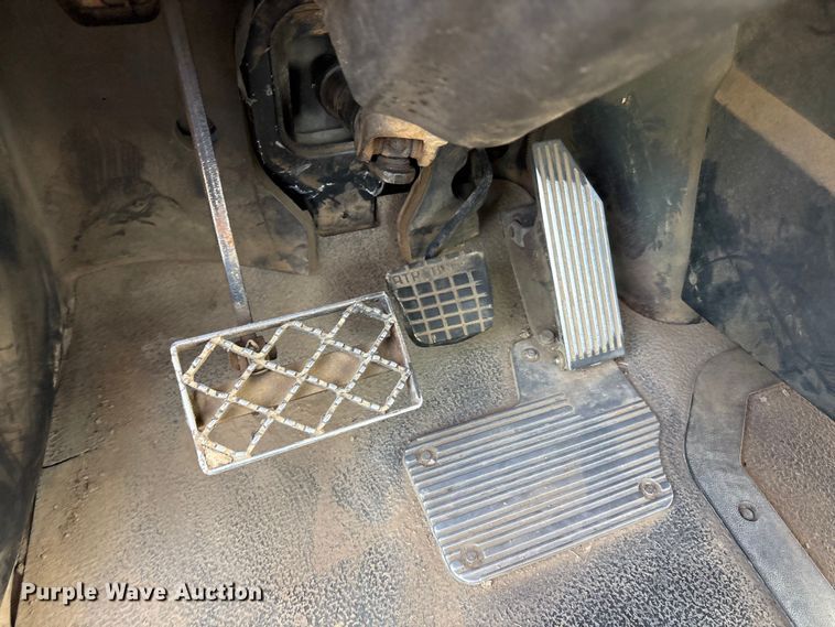 image for item EA7962 2007 Mack CV713 semi truck