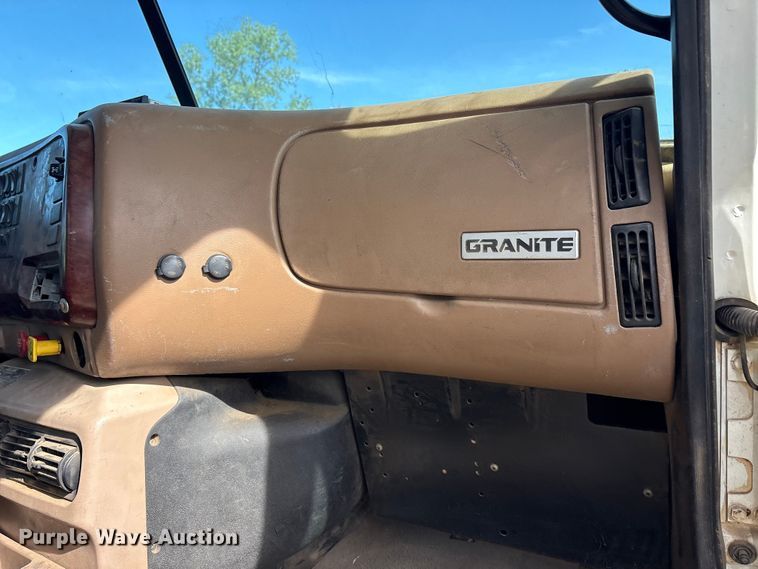 image for item EA7962 2007 Mack CV713 semi truck