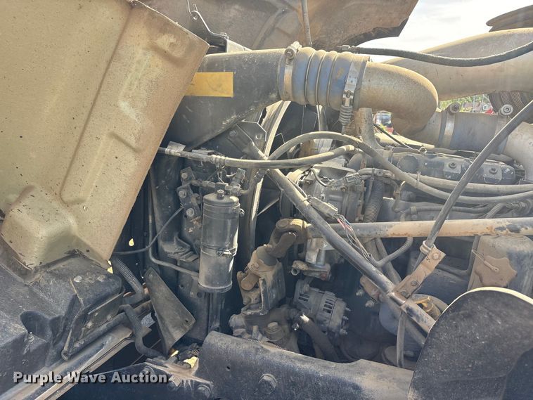 image for item EA7962 2007 Mack CV713 semi truck