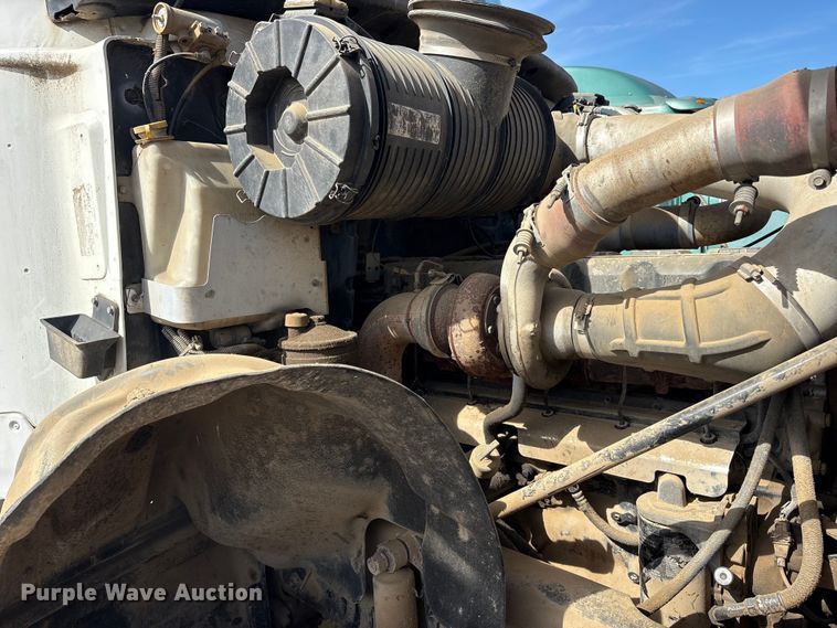 image for item EA7962 2007 Mack CV713 semi truck