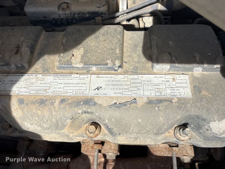 image for item EA7962 2007 Mack CV713 semi truck