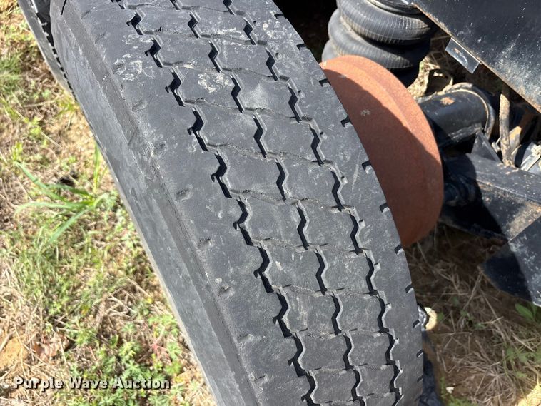 image for item EA7962 2007 Mack CV713 semi truck