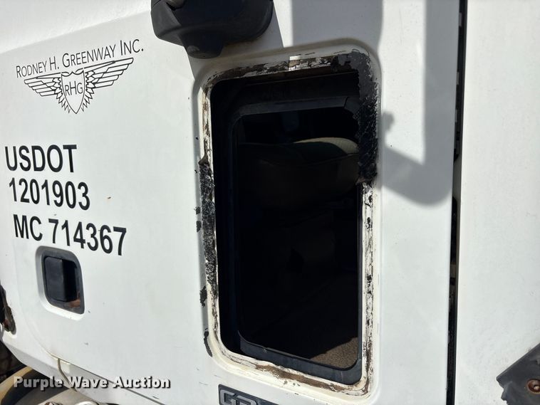 image for item EA7962 2007 Mack CV713 semi truck