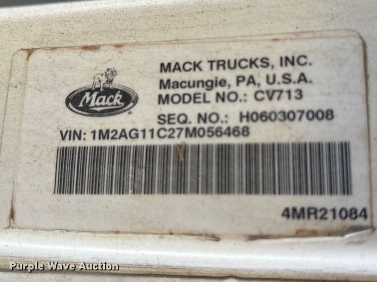 image for item EA7962 2007 Mack CV713 semi truck