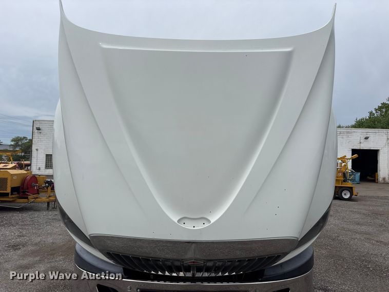 image for item EC4348 2016 International Prostar semi truck