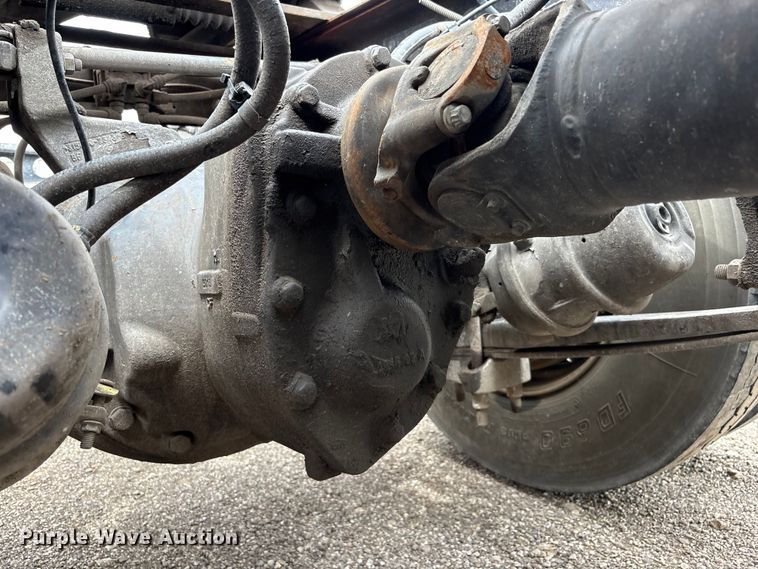 image for item EC4348 2016 International Prostar semi truck