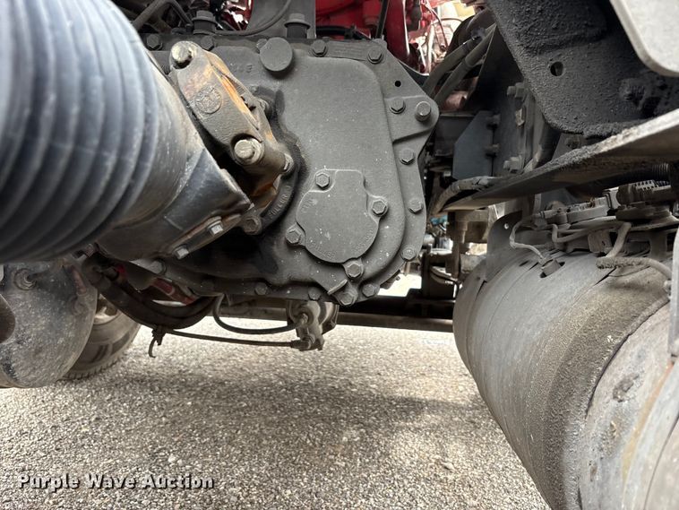 image for item EC4348 2016 International Prostar semi truck