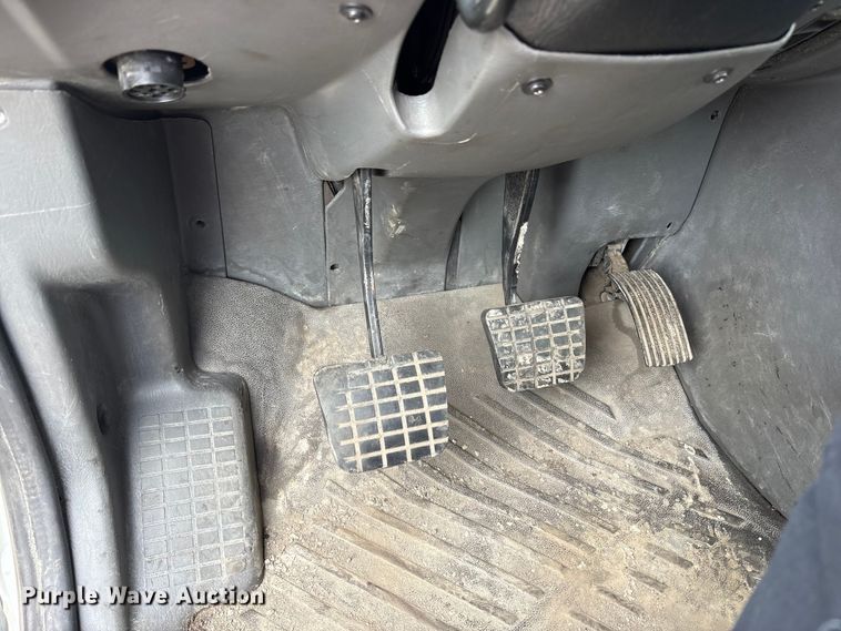 image for item EC4348 2016 International Prostar semi truck