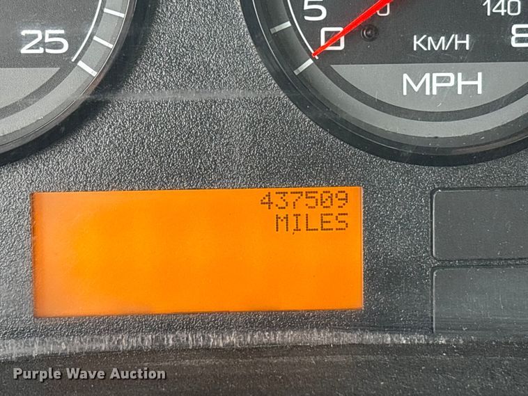 image for item EC4348 2016 International Prostar semi truck