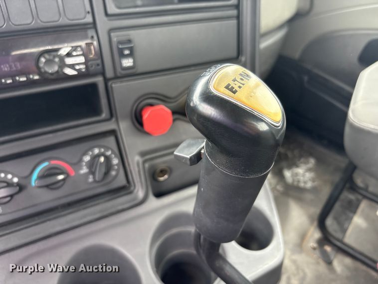 image for item EC4348 2016 International Prostar semi truck