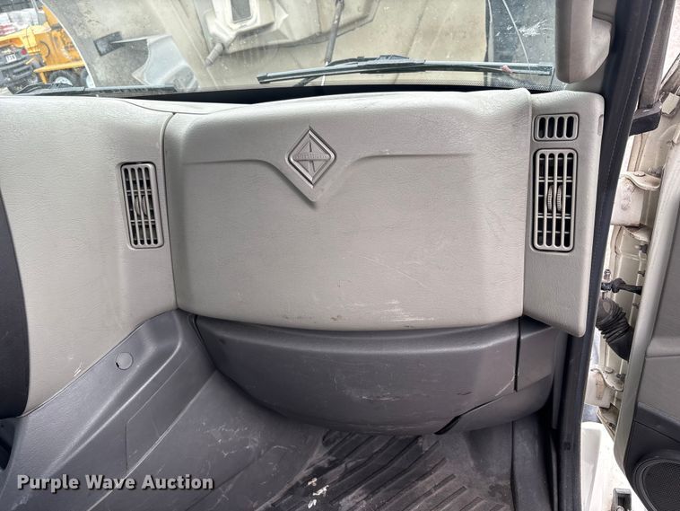 image for item EC4348 2016 International Prostar semi truck