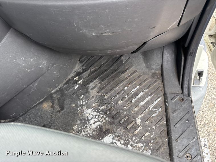 image for item EC4348 2016 International Prostar semi truck