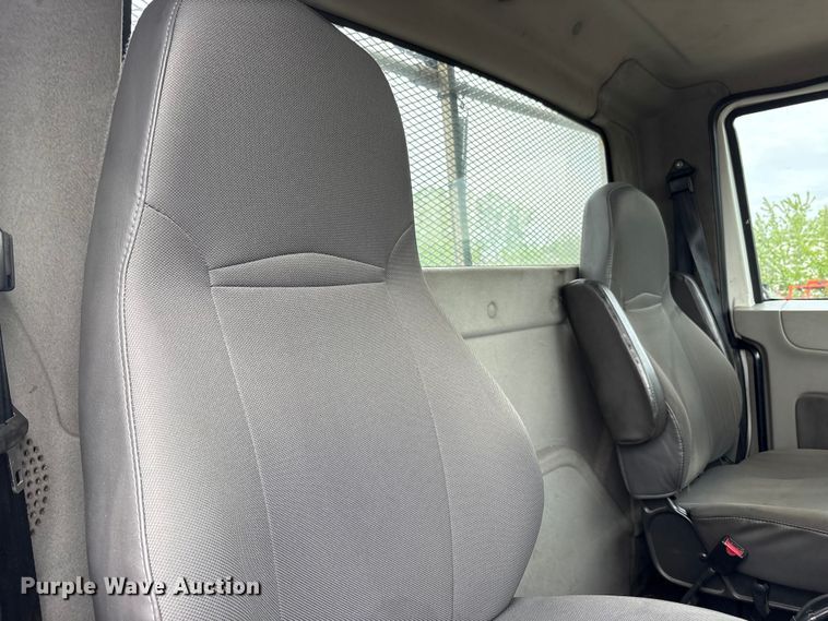 image for item EC4348 2016 International Prostar semi truck