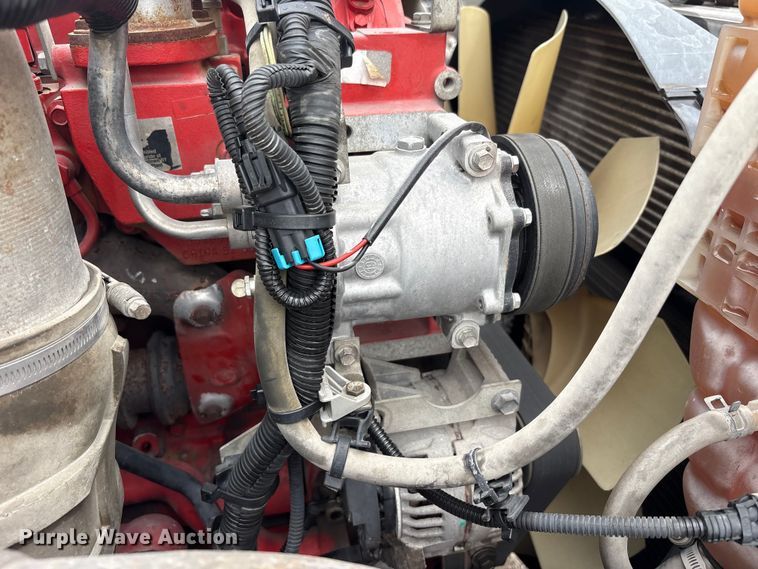 image for item EC4348 2016 International Prostar semi truck