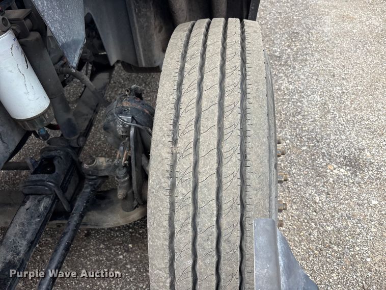 image for item EC4348 2016 International Prostar semi truck