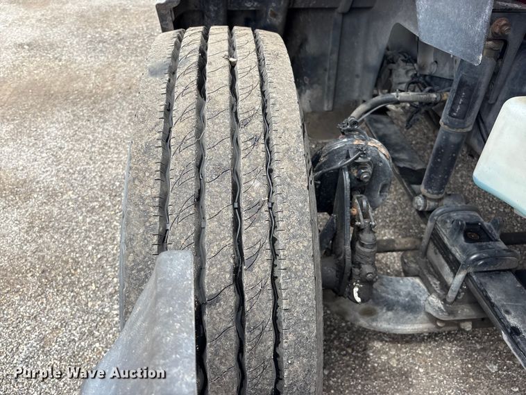 image for item EC4348 2016 International Prostar semi truck