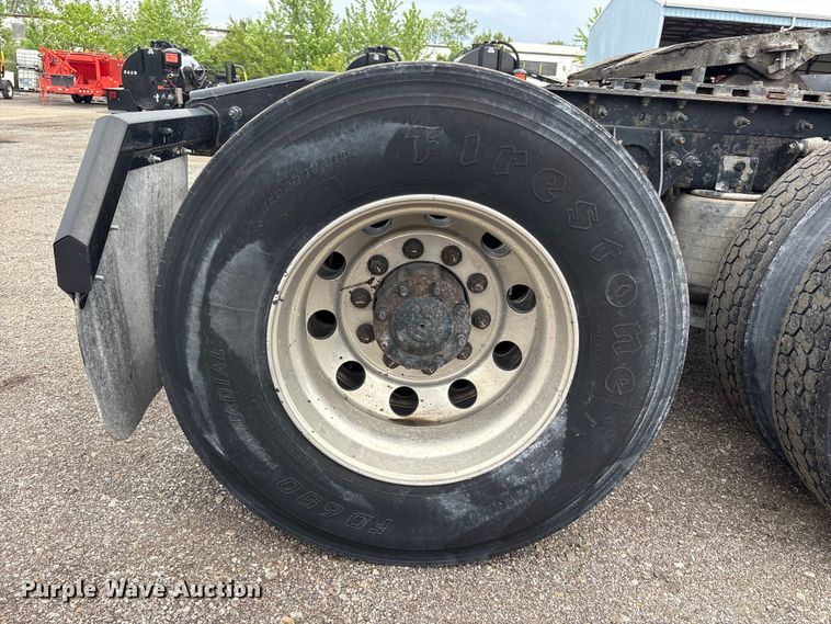 image for item EC4348 2016 International Prostar semi truck