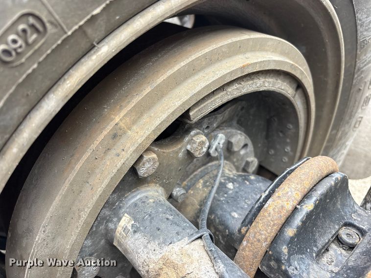 image for item EC4348 2016 International Prostar semi truck