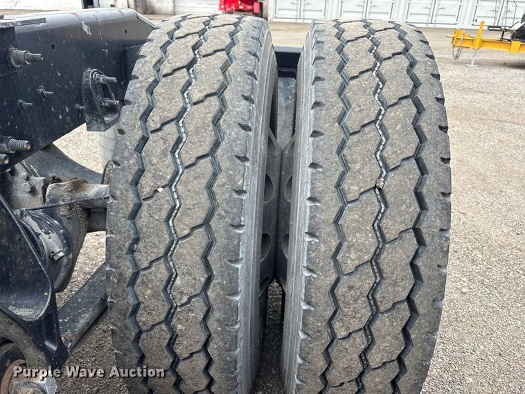 image for item EC4348 2016 International Prostar semi truck