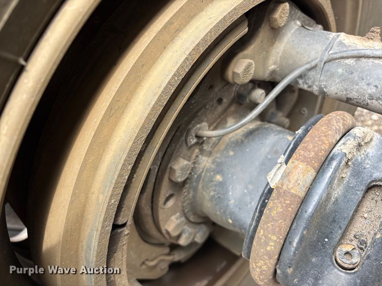 image for item EC4348 2016 International Prostar semi truck