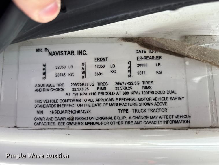 image for item EC4348 2016 International Prostar semi truck