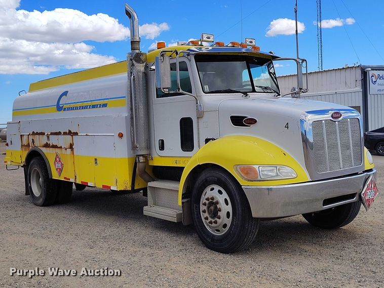image for item ED0096 2008 Peterbilt 335 fuel truck