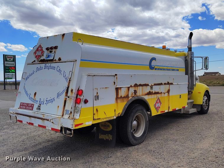 image for item ED0096 2008 Peterbilt 335 fuel truck
