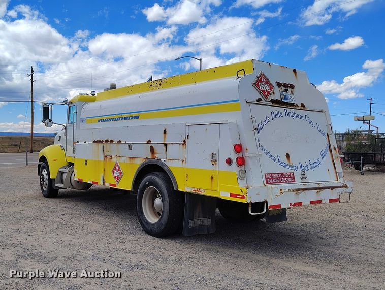 image for item ED0096 2008 Peterbilt 335 fuel truck