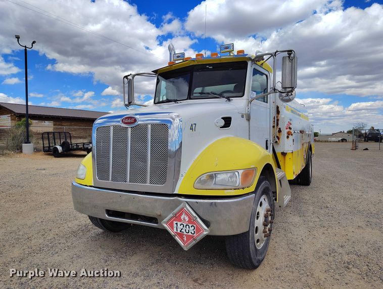 image for item ED0096 2008 Peterbilt 335 fuel truck